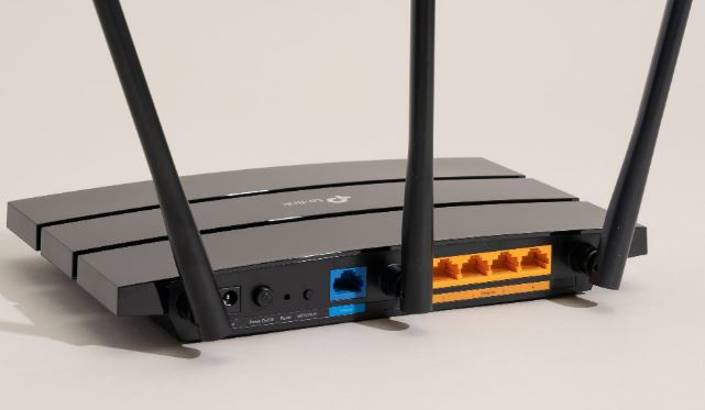 Protecting your Wi-Fi router from hackers